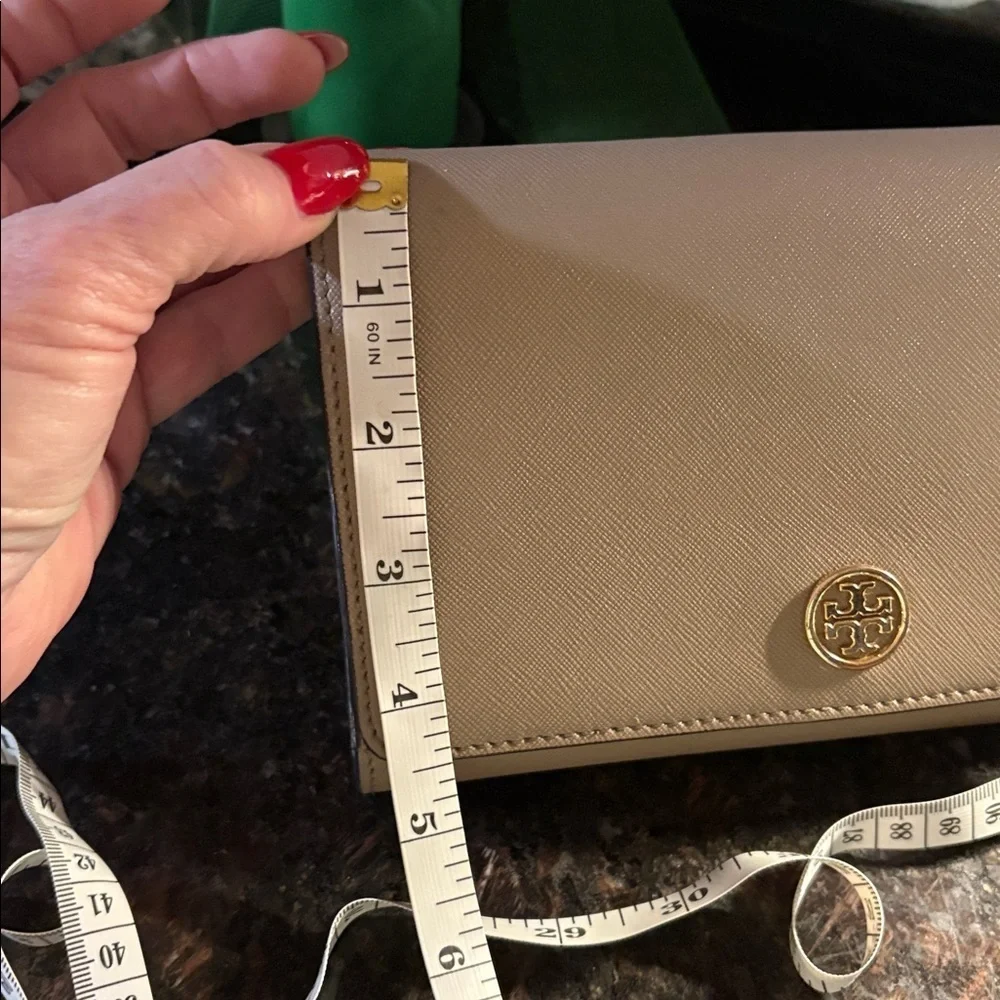 TORY BURCH Women’s Purse,Crossbody. Excellent Condition.Comes with/dust bag.